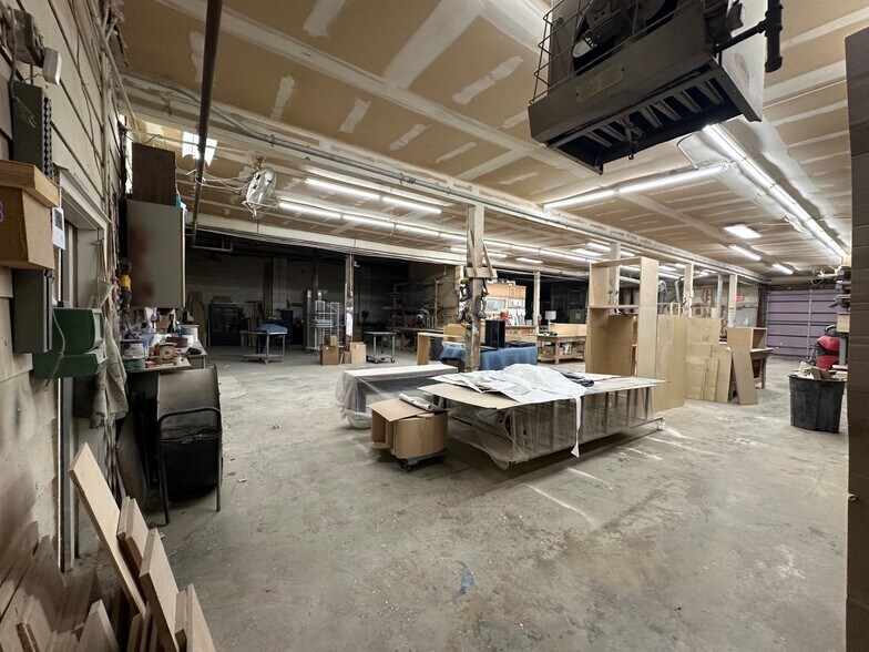 More Photos Of 3816 Grandview Ave, Gurnee Warehouse For Sale