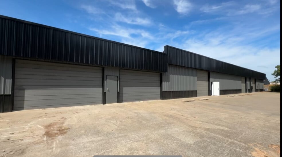 More Photos Of 15120 S 77th Ave, Bixby Manufacturing For Lease