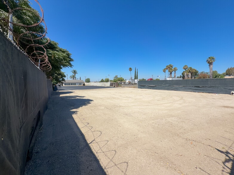 More Photos Of 10051 Mission Blvd, Jurupa Valley Contractor Storage Yard For Lease