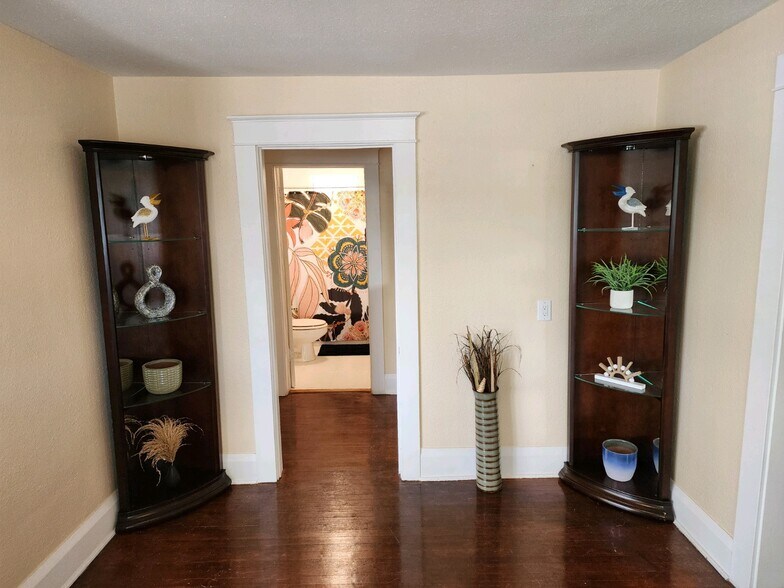 More Photos Of 5409 N Florida Ave, Tampa Apartments For Lease