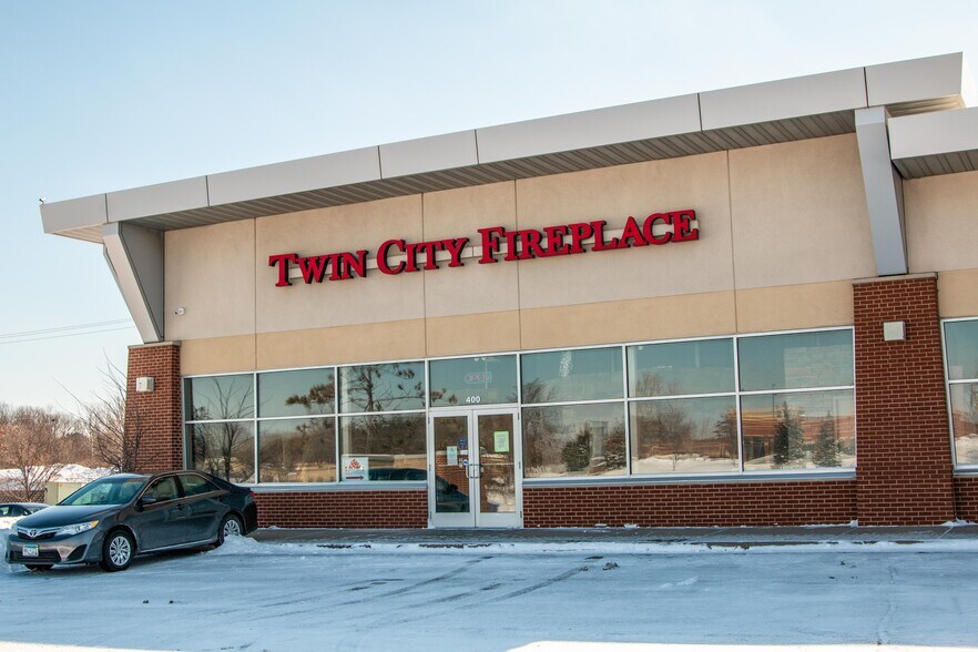 More Photos Of 7828 Hudson Rd, Woodbury Freestanding For Lease