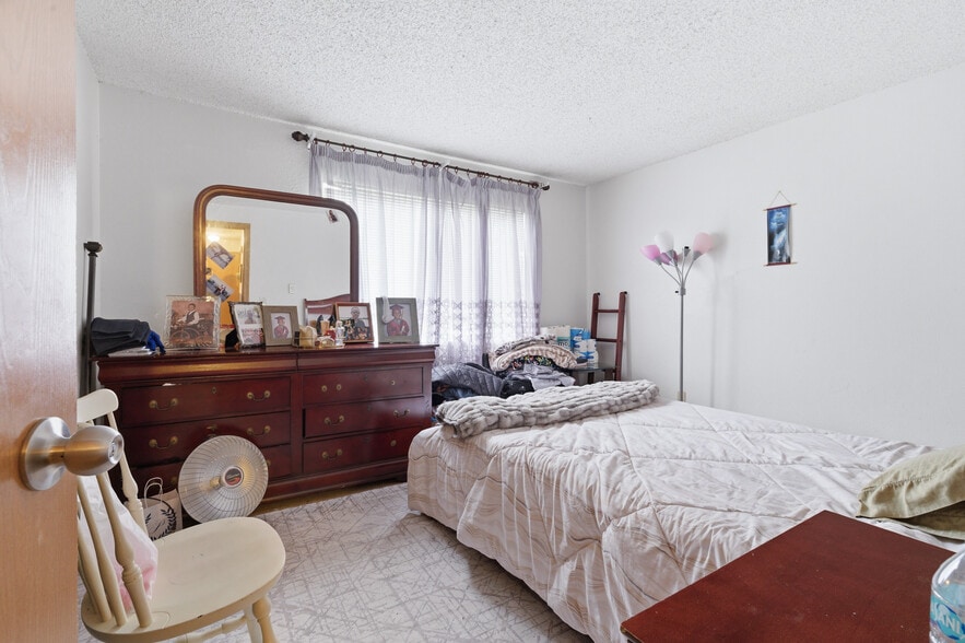More Photos Of 1527 NE 150th St, Seattle Apartments For Sale