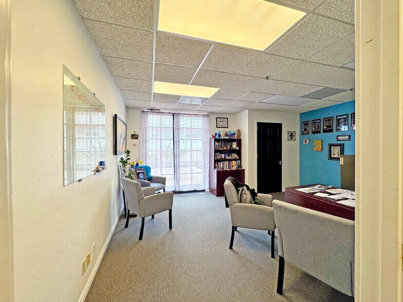 More Photos Of 1525 State St, Santa Barbara Serviced Offices For Sale
