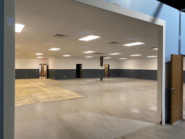 More Photos Of 44570-44682 Morley Dr, Clinton Township Office For Lease