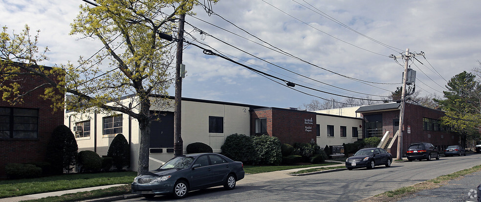 Primary Photo Of 225 Riverview Ave, Newton Light Manufacturing For Lease