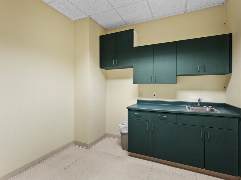 More Photos Of 2205 Forest Ave, Two Rivers Office Residential For Sale