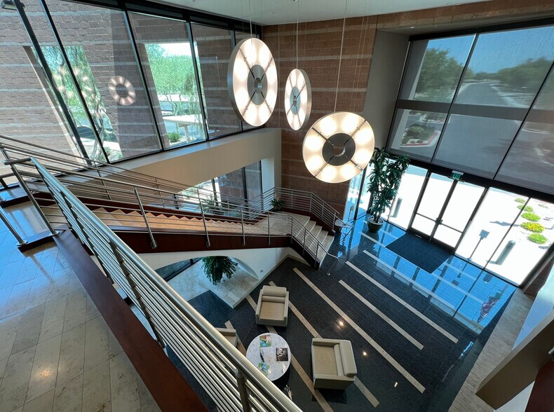 More Photos Of 5656 W Talavi Blvd, Glendale Office For Sale