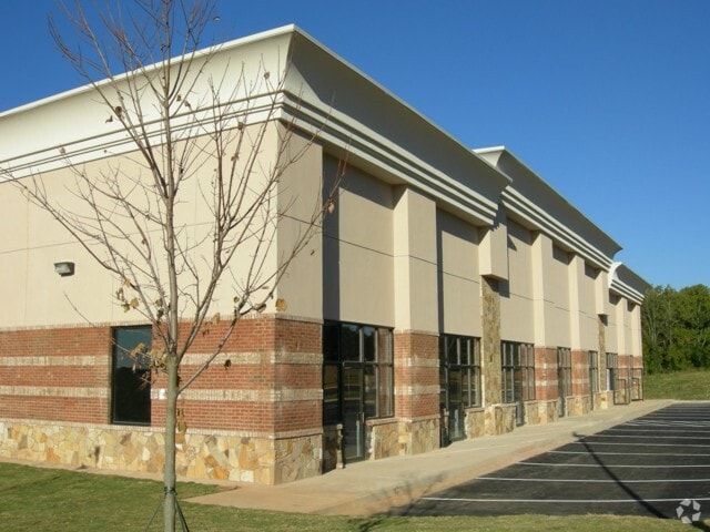 More Photos Of 5700 Cumming Hwy, Buford Unknown For Lease