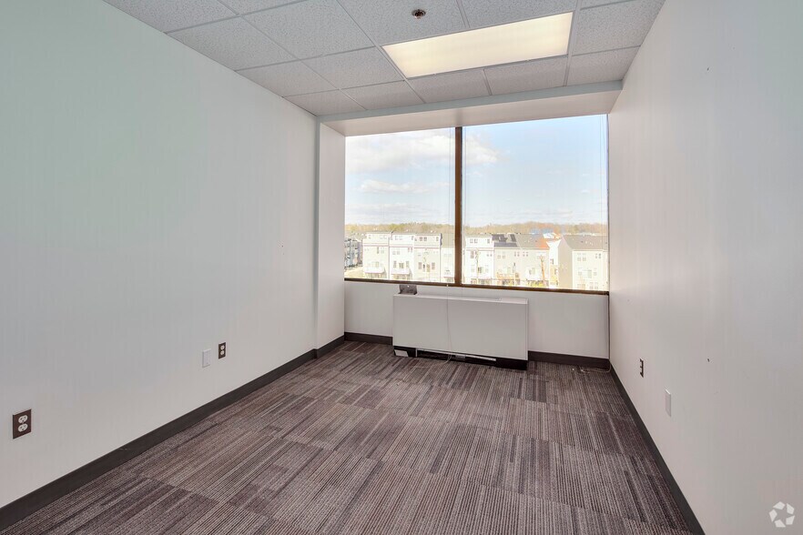 More Photos Of 10210 Greenbelt Rd, Lanham Office For Sale