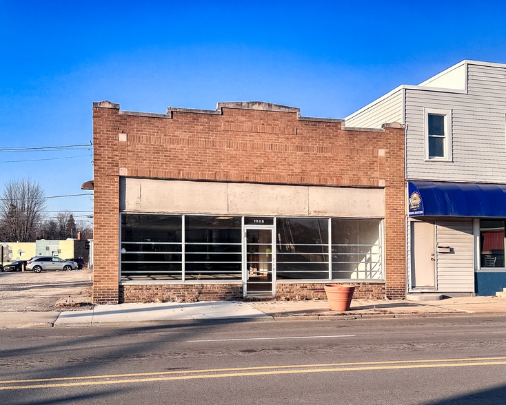More Photos Of 1205 E State Blvd, Fort Wayne Flex For Lease