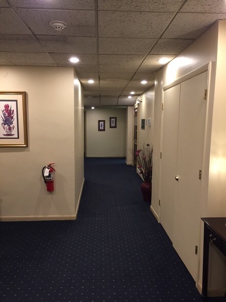 More Photos Of 101 N Main St, Greensburg Office For Lease