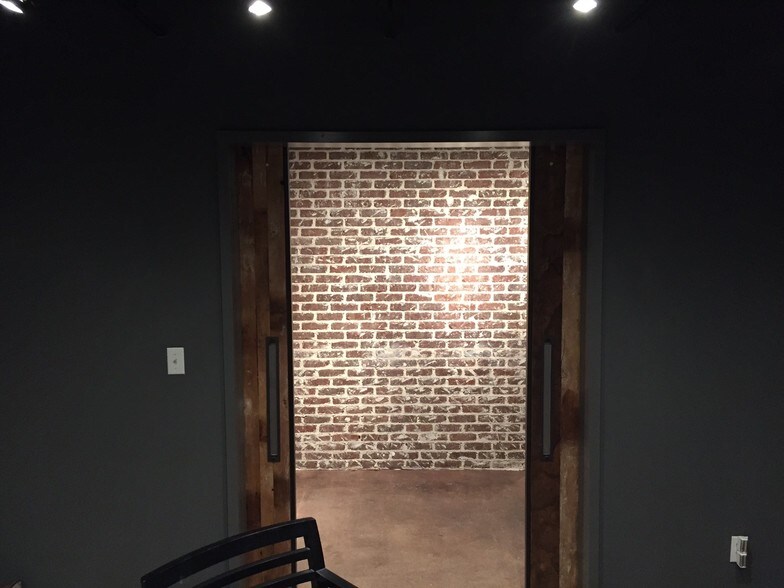 More Photos Of 3141-3149 S Broadway, Englewood Storefront Retail Office For Lease