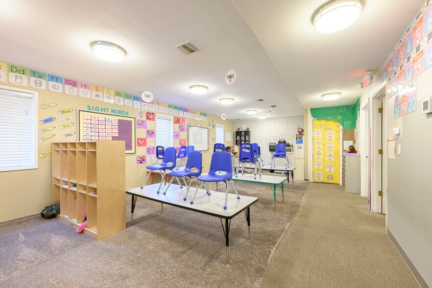 More Photos Of 504 Villa Rd, Newberg Medical For Sale