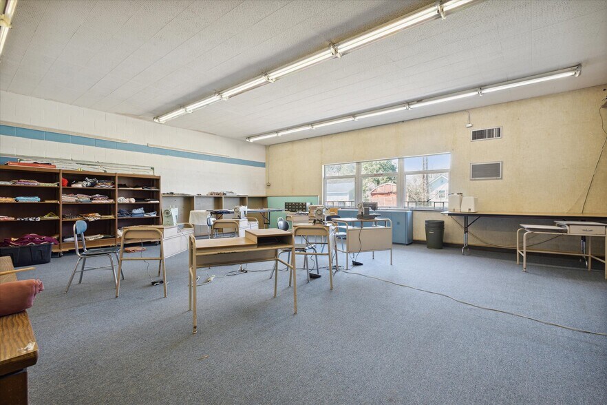 More Photos Of 502 Claremont St, Buchanan Schools For Sale