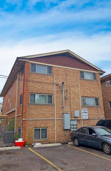 More Photos Of 9468 Lawrence Ct, Schiller Park Apartments For Sale