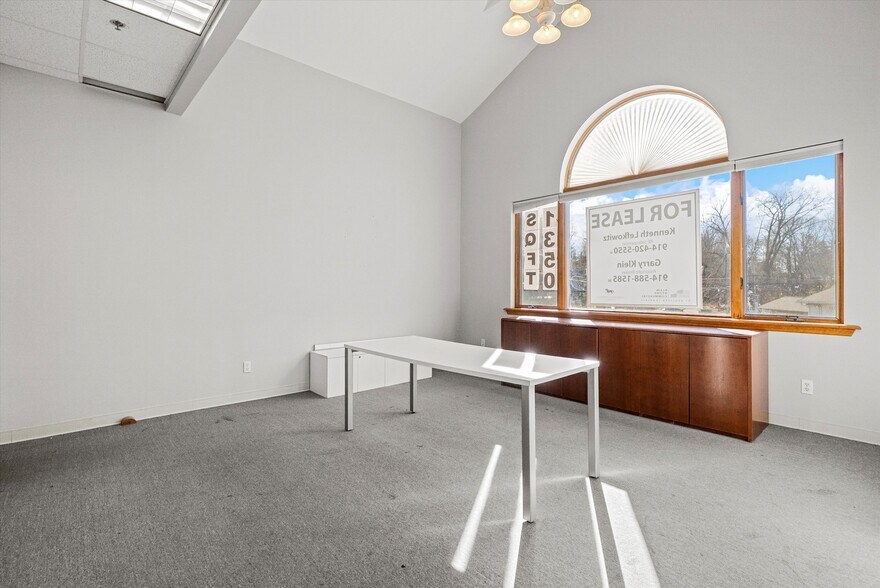 More Photos Of 24 Old Albany Post Rd, Croton-on-Hudson Medical For Lease