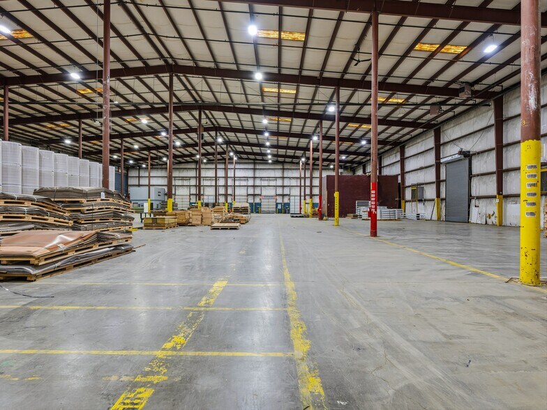 More Photos Of 90 Christ School Rd, Arden Distribution For Lease