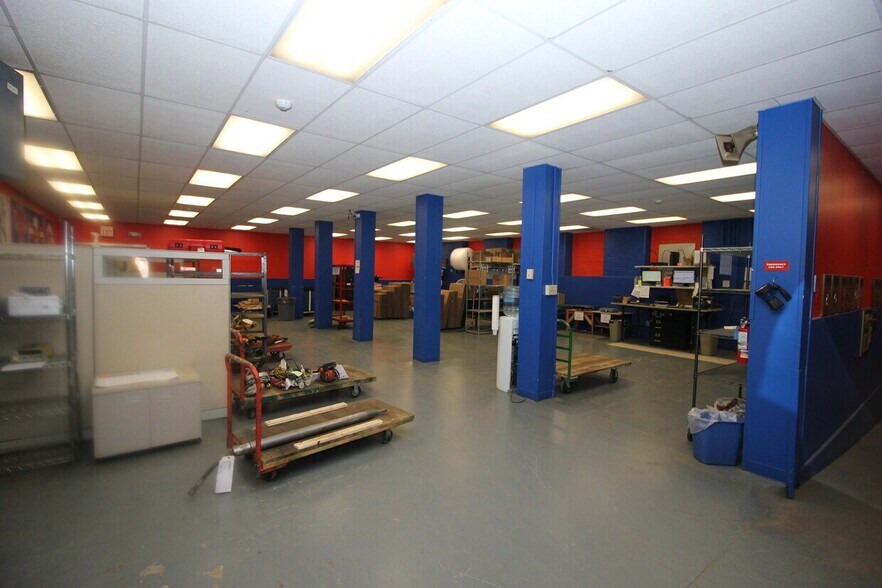 More Photos Of 3500 Bleachery Ave, New Hartford Warehouse For Sale