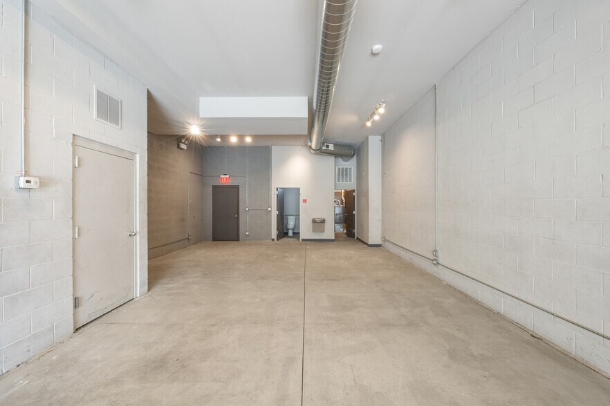 More Photos Of 2624 W Armitage Ave, Chicago Office Residential For Lease