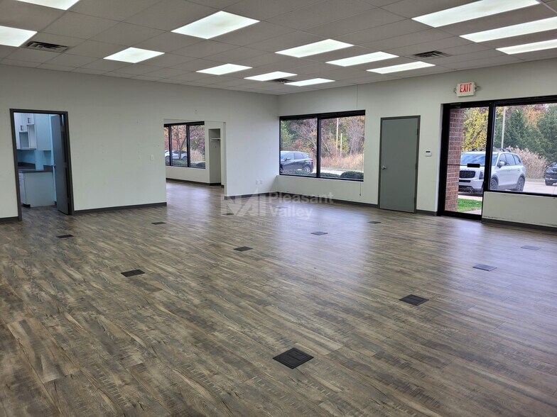 More Photos Of 3755 Boettler Oaks Dr, Uniontown Light Manufacturing For Lease