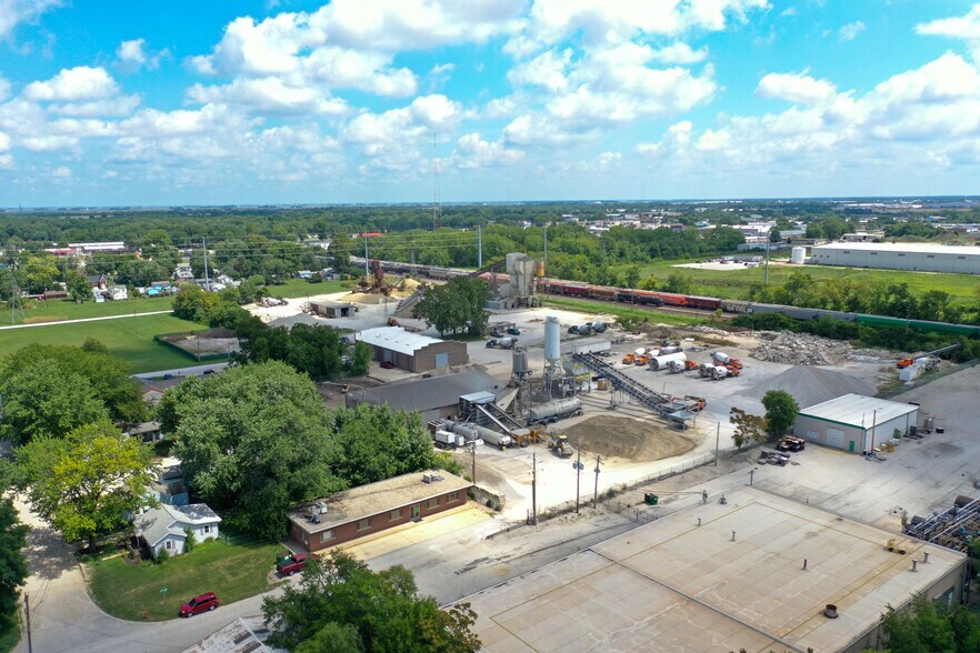 More Photos Of 2602 N Morgan St, Decatur Office For Sale