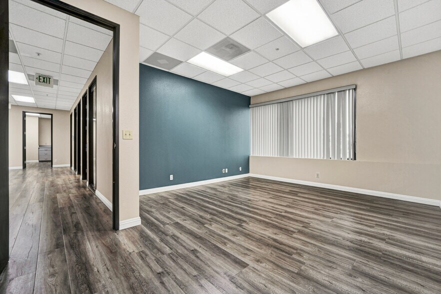 More Photos Of 28 Hammond, Irvine Warehouse For Sale