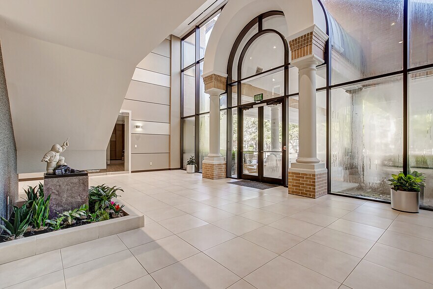 More Photos Of 4840 W Panther Creek Dr, The Woodlands Unknown For Lease