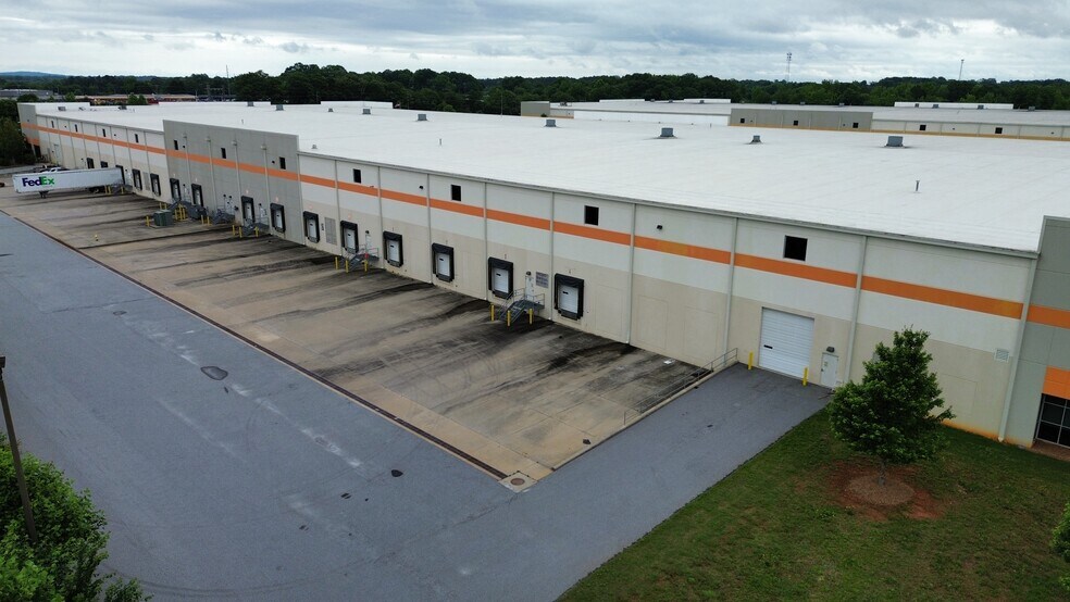 More Photos Of 2723 White Horse Rd, Greenville Distribution For Lease