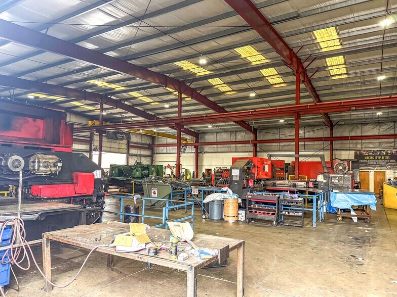 More Photos Of 280 Booth Bend Rd, Mcminnville Warehouse For Sale