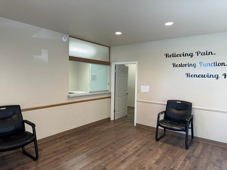 More Photos Of 10 Governors Ln, Chico Medical For Sale