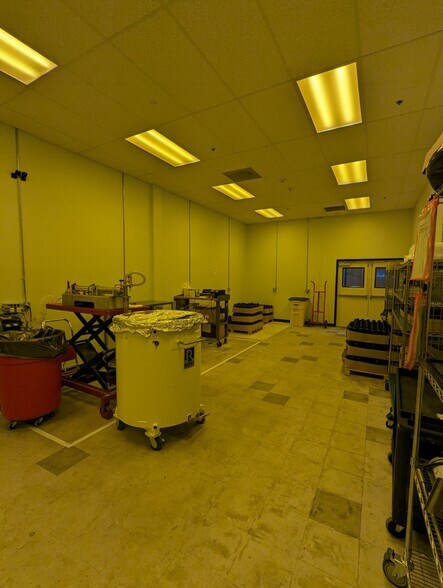 More Photos Of 2705 Media Center Dr, Los Angeles Warehouse For Lease