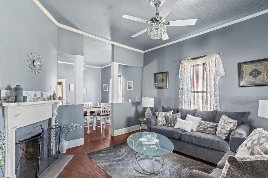 More Photos Of 450 S Oak St, Jackson Storefront Retail Office For Sale