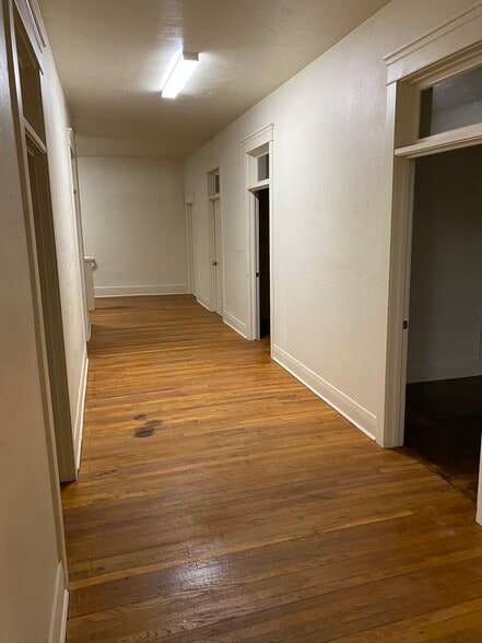More Photos Of 125-129 N Main St, Porterville Storefront Retail Office For Lease