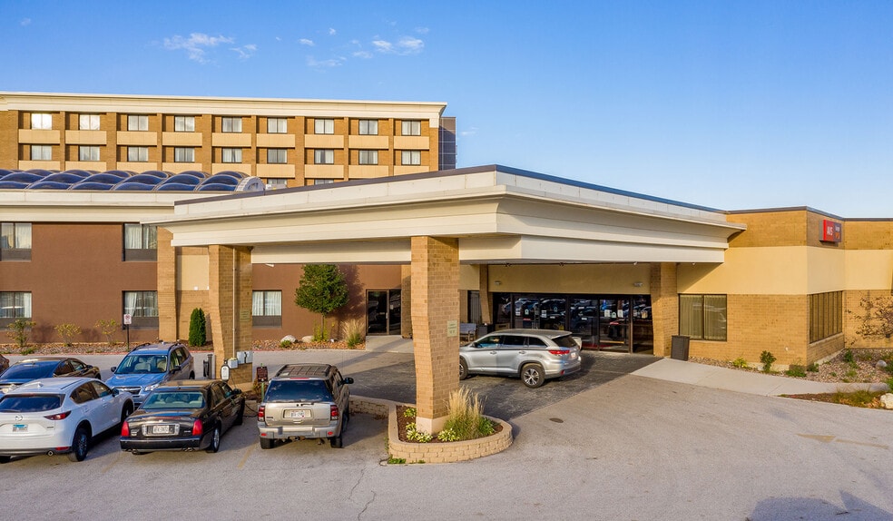 More Photos Of 1005 S Moorland Rd, Brookfield Hotel For Sale