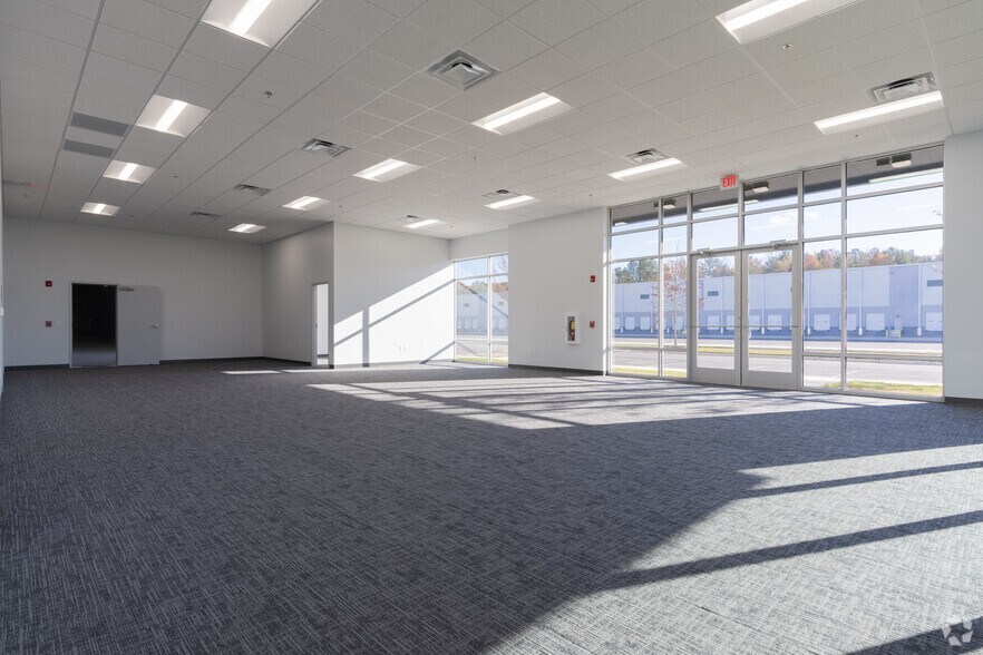 More Photos Of 1050 Douglas Hills Rd, Lithia Springs Unknown For Lease