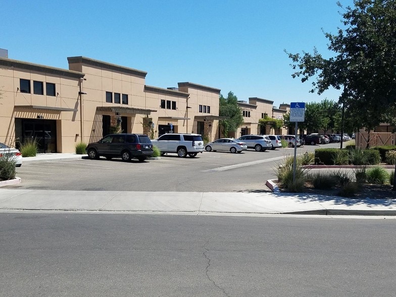 More Photos Of 60 G St, Los Banos Unknown For Lease