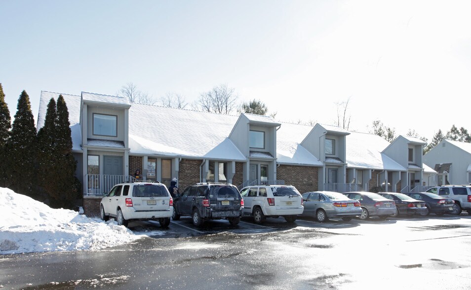 More Photos Of 9-12 Village Ct, Hazlet Office For Lease