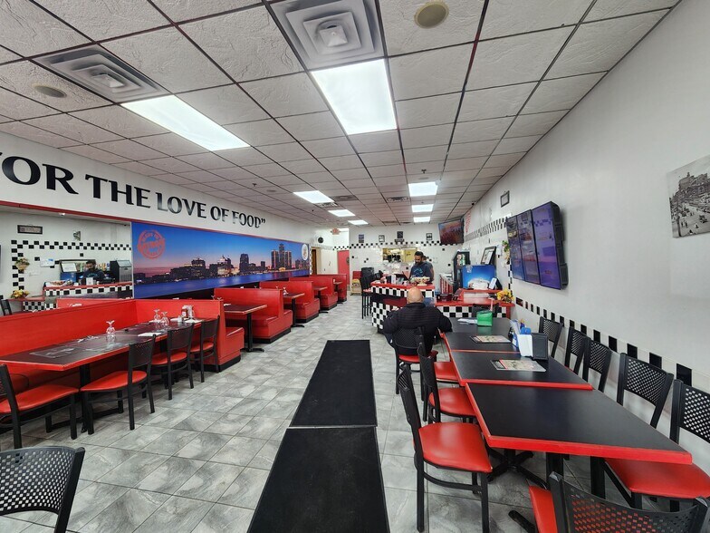 More Photos Of 1350-1500 S Lapeer Rd, Oxford Unknown For Lease