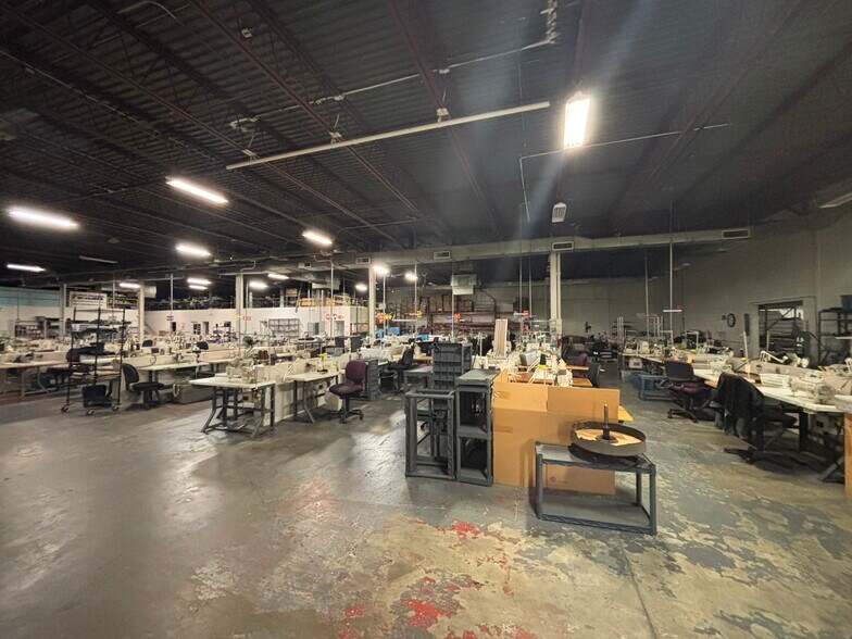 More Photos Of 1530 Progress Rd, Fort Wayne Manufacturing For Sale