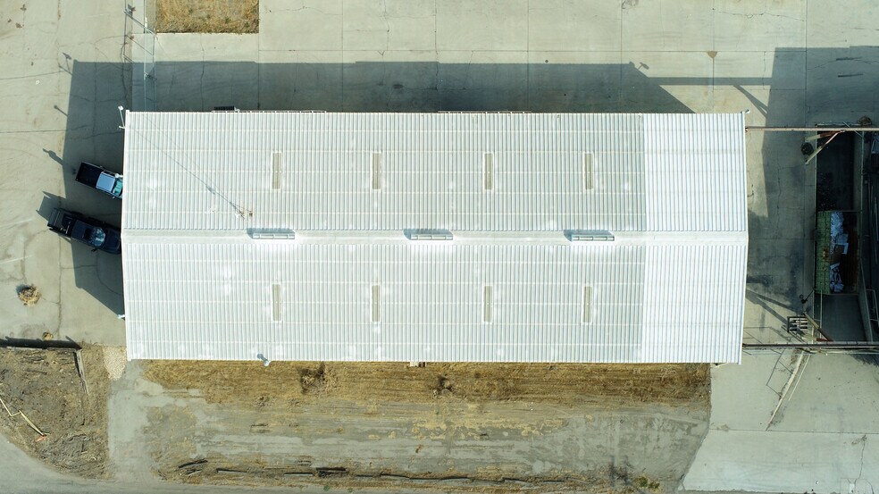 More Photos Of 43016 Road 68, Reedley Warehouse For Lease
