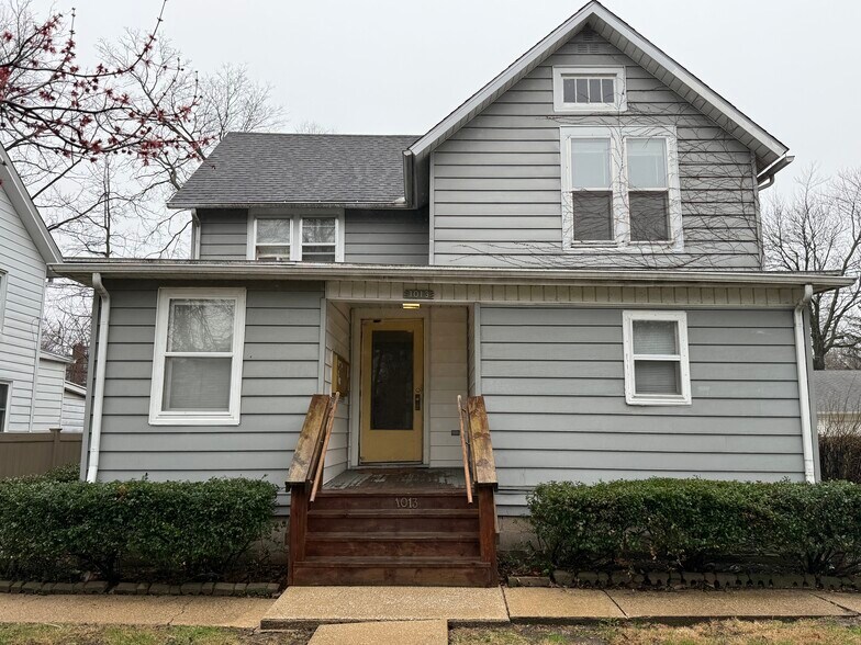 Primary Photo Of 1013 W Church St, Champaign Apartments For Sale