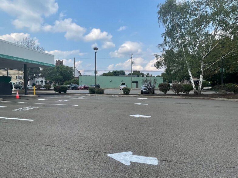 More Photos Of 983 Wyoming Ave, Kingston Freestanding For Lease