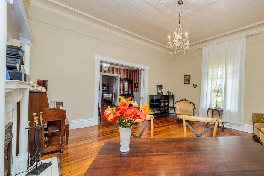 More Photos Of 252 Seavy St, Senoia Hospitality For Sale