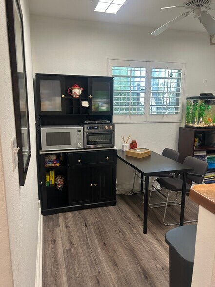 More Photos Of 902 N Armenia Ave, Tampa Office For Lease