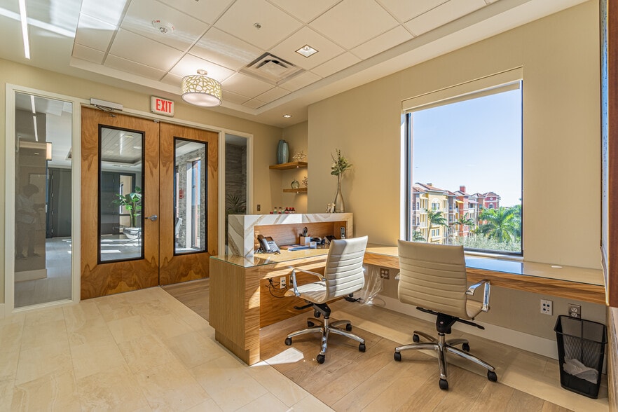 More Photos Of 1333 3rd Ave S, Naples Medical For Lease