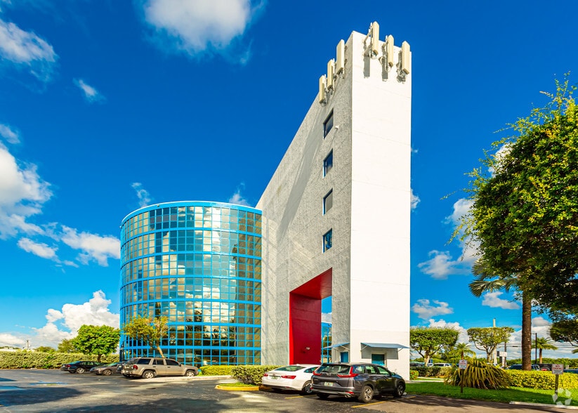 More Photos Of 9600 NW 25th St, Miami Loft Creative Space For Sale