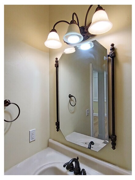 More Photos Of 250 John Knox Rd, Tallahassee Office For Lease