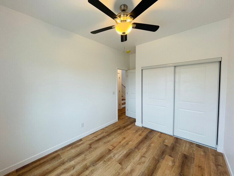 More Photos Of 6737-43 Thomson Ct, San Diego Apartments For Sale