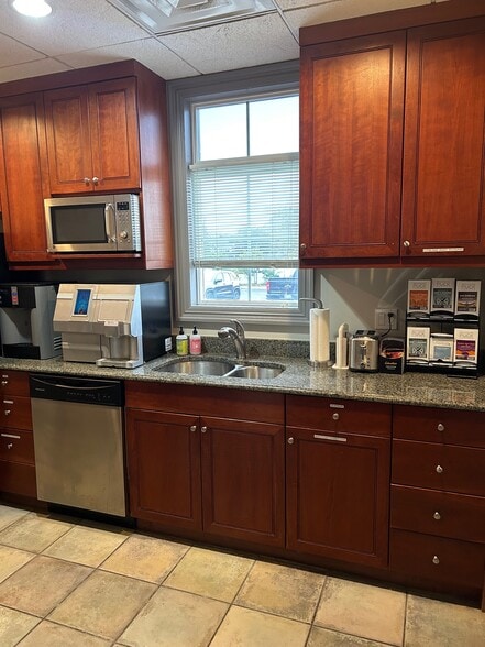 More Photos Of 177 N Main St, Plymouth Office For Lease