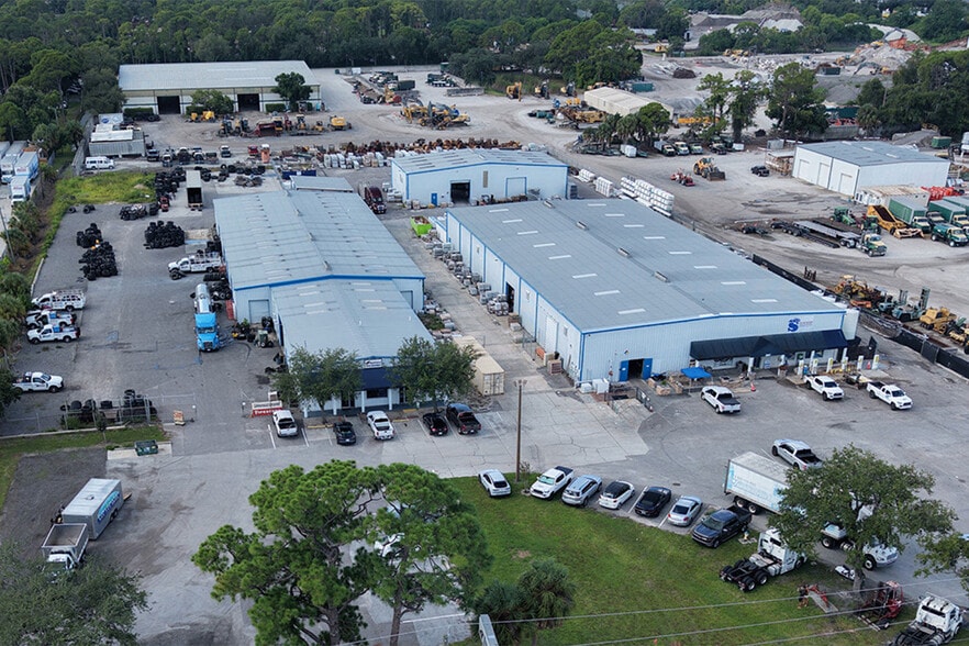 More Photos Of 2910 E 63rd Ave, Bradenton Warehouse For Sale